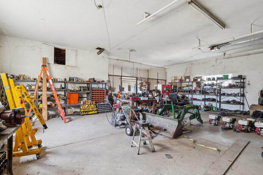 More Photos Of 15901 W Northern Ave, Litchfield Park General Retail For Sale