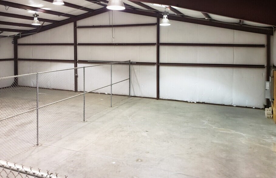 More Photos Of 5335 Brystone Dr, Houston Flex For Lease