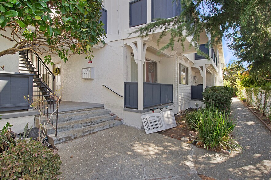 More Photos Of 1920 Latham St, Mountain View Apartments For Sale