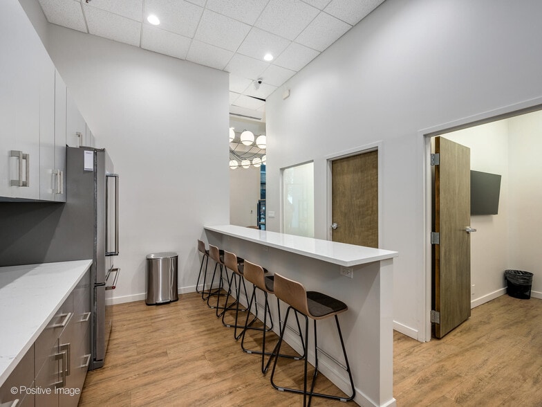More Photos Of 435 W Erie St, Chicago Apartments For Sale