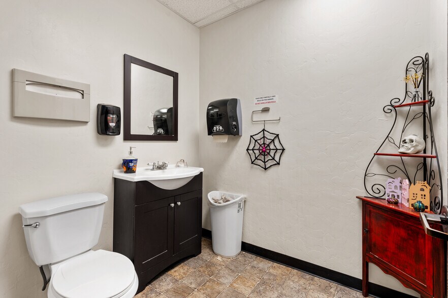 More Photos Of 3250 Tower Rd, Prescott Industrial For Sale