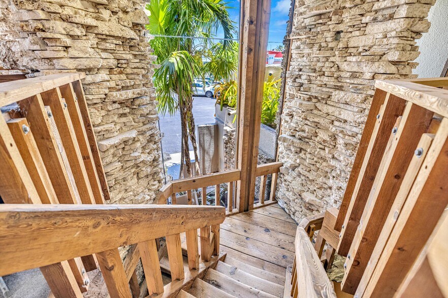 More Photos Of 3045 N Federal Hwy, Fort Lauderdale Loft Creative Space For Sale