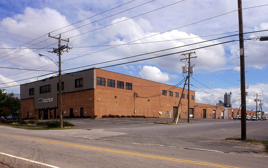 More Photos Of 8401-8409 Terminal Rd, Lorton Warehouse For Lease