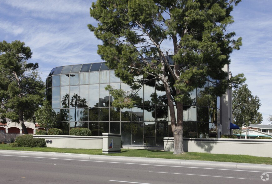 More Photos Of 6840 E Indian School Rd, Scottsdale General Retail For Lease