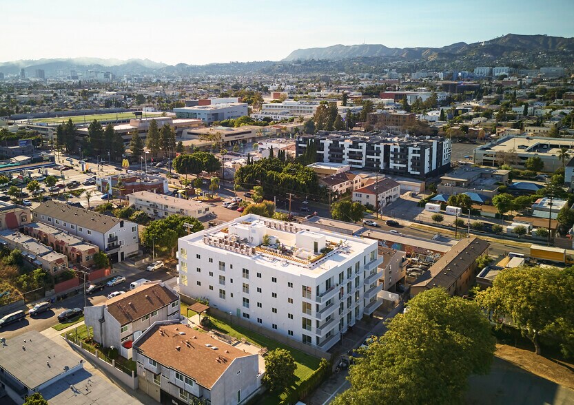More Photos Of 636 N Juanita Ave, Los Angeles Apartments For Sale