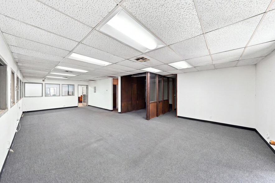 More Photos Of 777 1/2 Stanford Ave, Los Angeles Warehouse For Sale