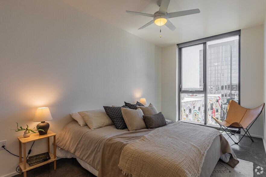 More Photos Of 329 NE Couch St, Portland Coworking Space