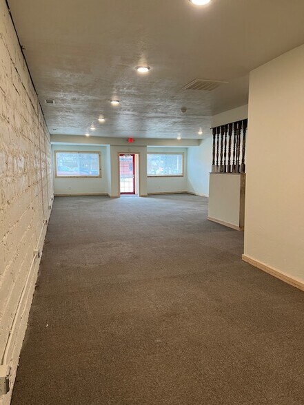 More Photos Of 202 Main St, Stevensville Storefront Retail Office For Lease