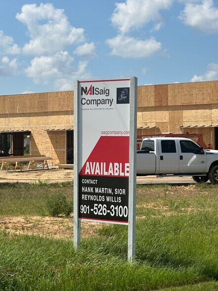 More Photos Of 0 Snowden Ln, Southaven Unknown For Lease