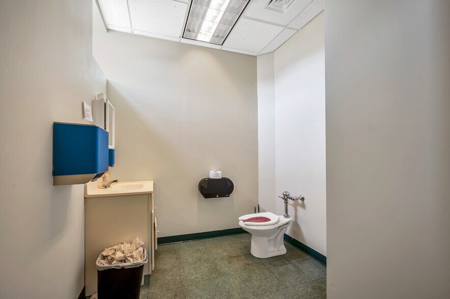 More Photos Of 373 High St, Wilkes Barre Manufacturing For Lease