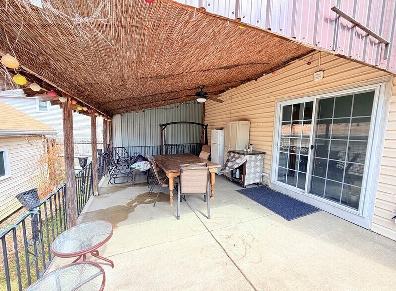 More Photos Of 158 Lake St, Hamburg General Retail For Sale