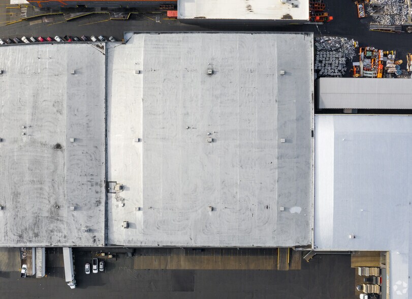 More Photos Of 2455 NW Nicolai St, Portland Warehouse For Lease