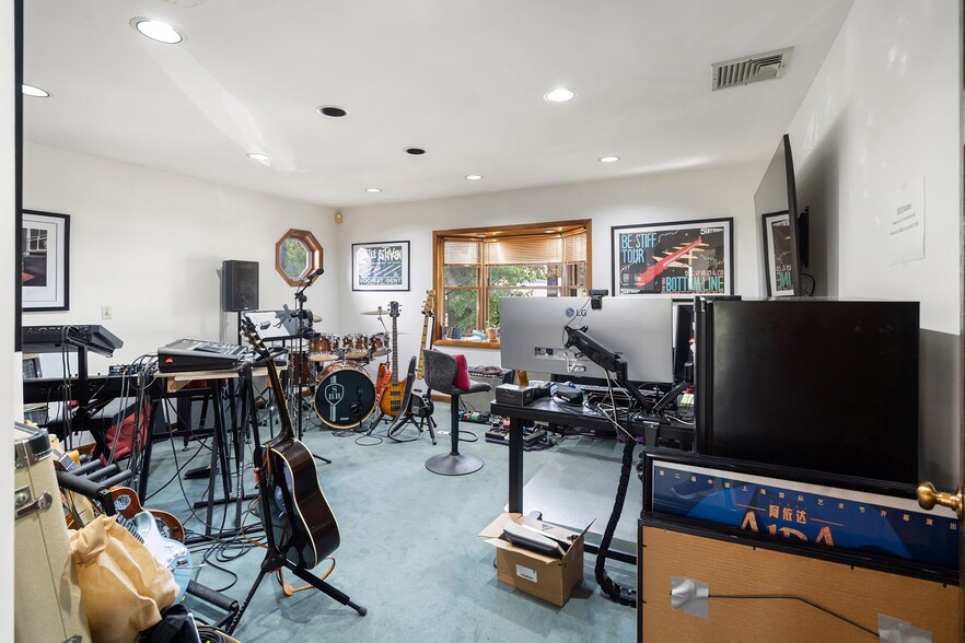 More Photos Of 1167 Rt 22 E, Mountainside Light Distribution For Sale