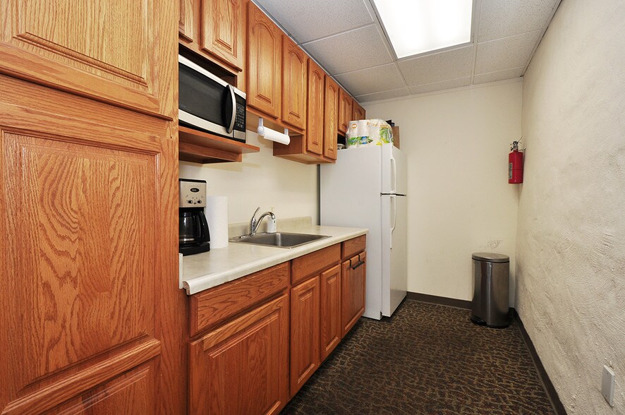 More Photos Of 231 Old Bernal Ave, Pleasanton Office For Lease