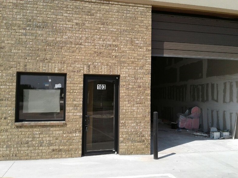 More Photos Of 14401 N Lincoln Blvd, Edmond Warehouse For Lease