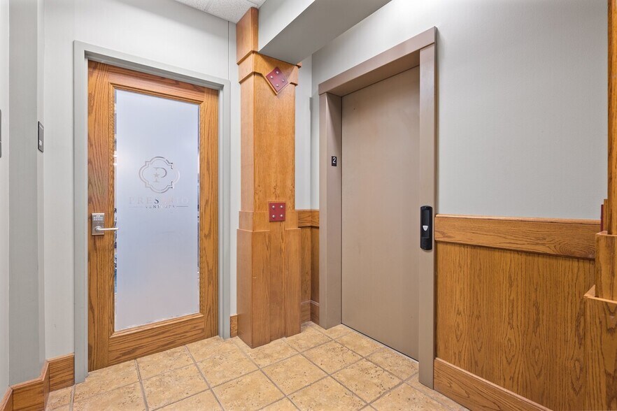 More Photos Of 3821 Juniper Trace, Bee Cave Loft Creative Space For Sale