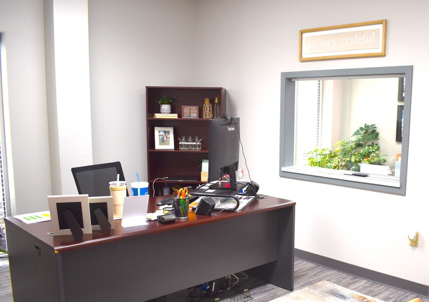 More Photos Of 6975 Flat Rock Rd, Midland Office For Lease