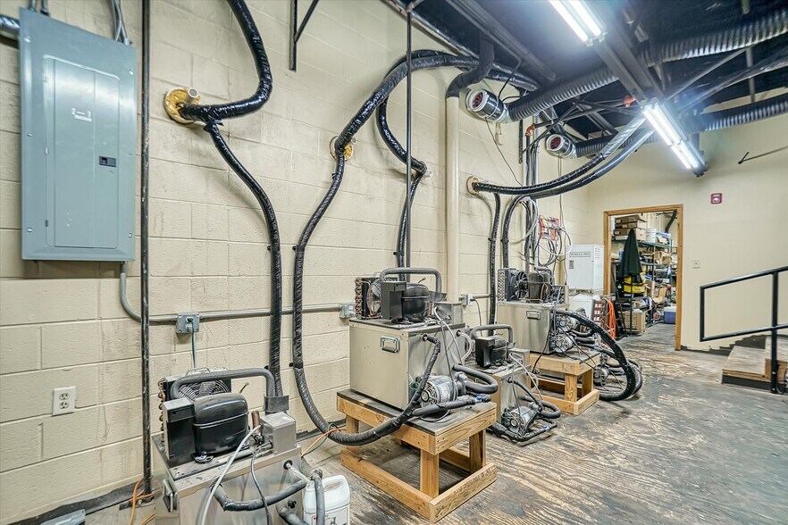 More Photos Of 23894 S Frontage Rd, Weatherford Bar For Sale