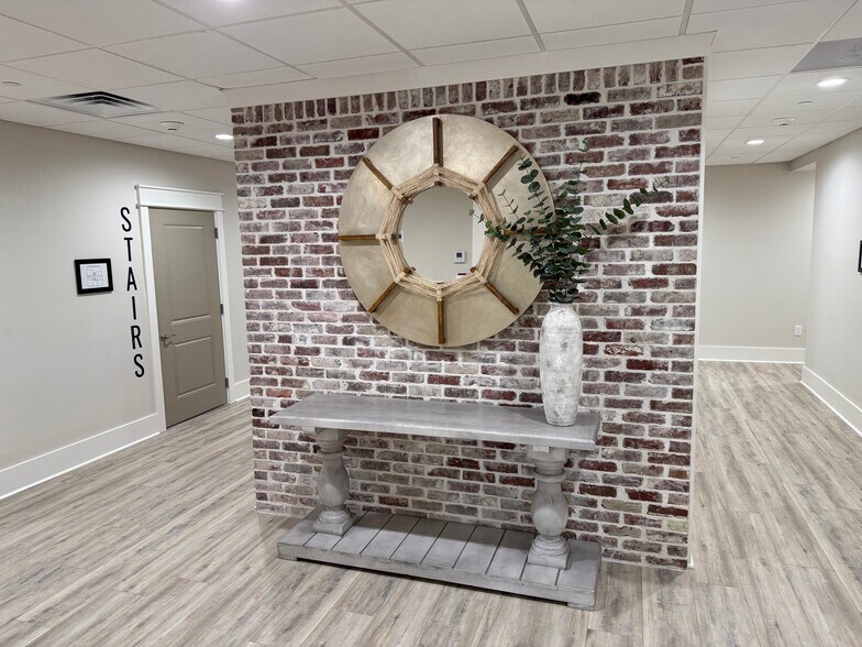 More Photos Of 124 Court St, Bay Saint Louis Office For Sale