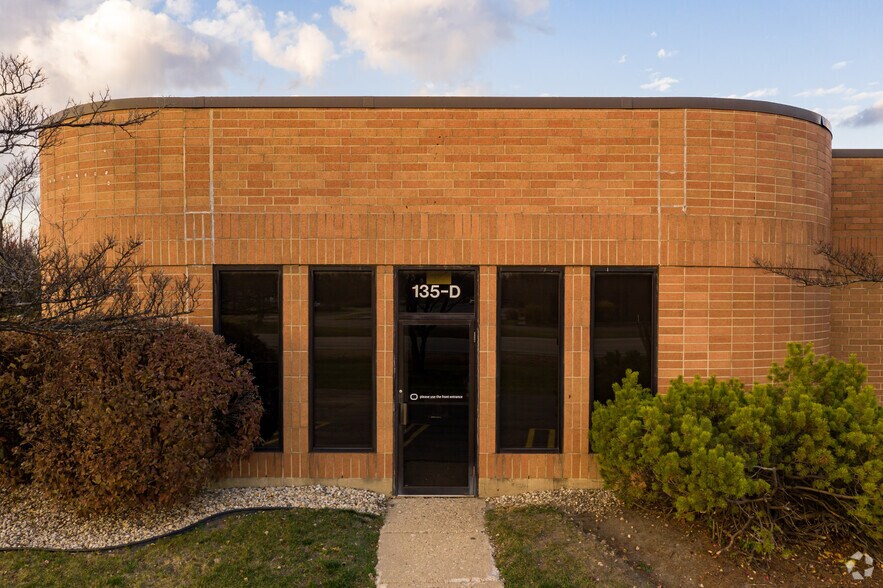More Photos Of 135 E St. Charles Rd, Carol Stream Light Distribution For Lease