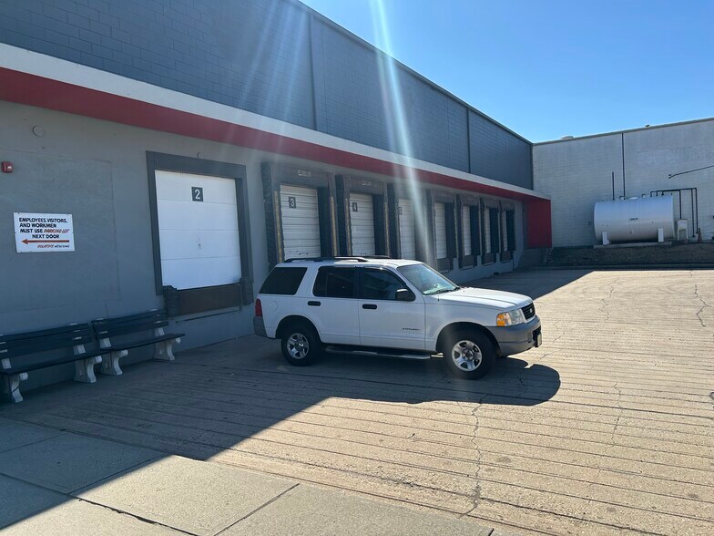 More Photos Of 77 S First St, Elizabeth Warehouse For Lease