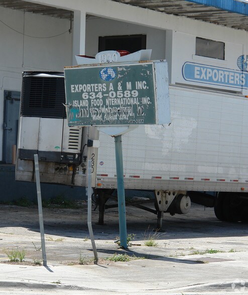 More Photos Of 1930 NW 23rd St, Miami Warehouse For Lease