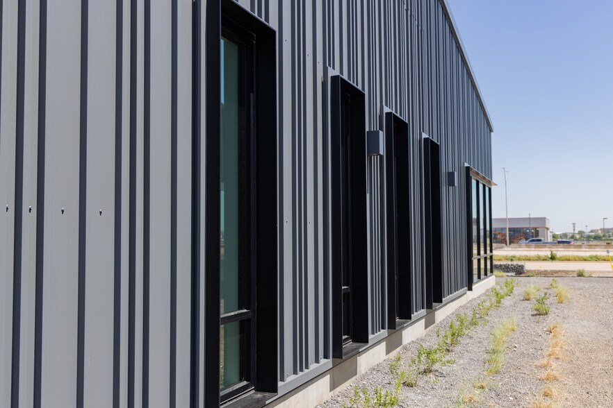 More Photos Of 2200-2300 SE Loop 820 Hwy, Fort Worth Unknown For Lease