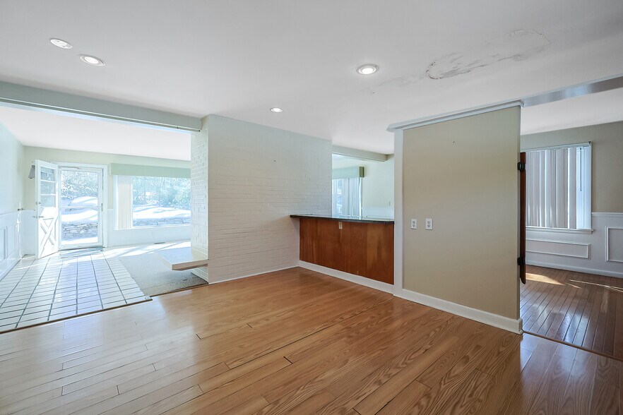 More Photos Of 338 Church St, Whitinsville Medical For Sale