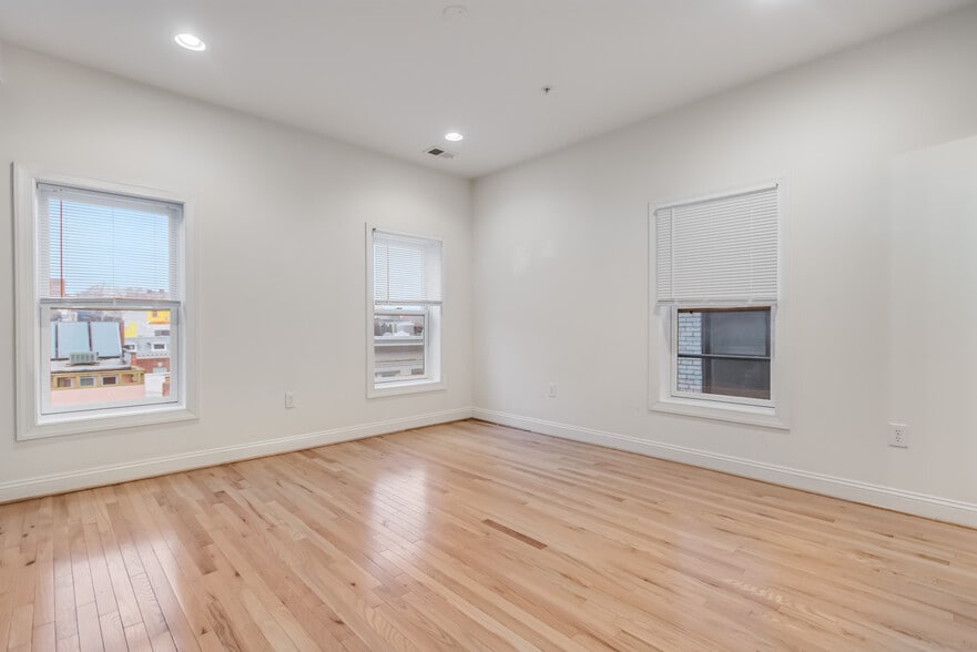 More Photos Of 2307 18th St NW, Washington Storefront Retail Residential For Sale