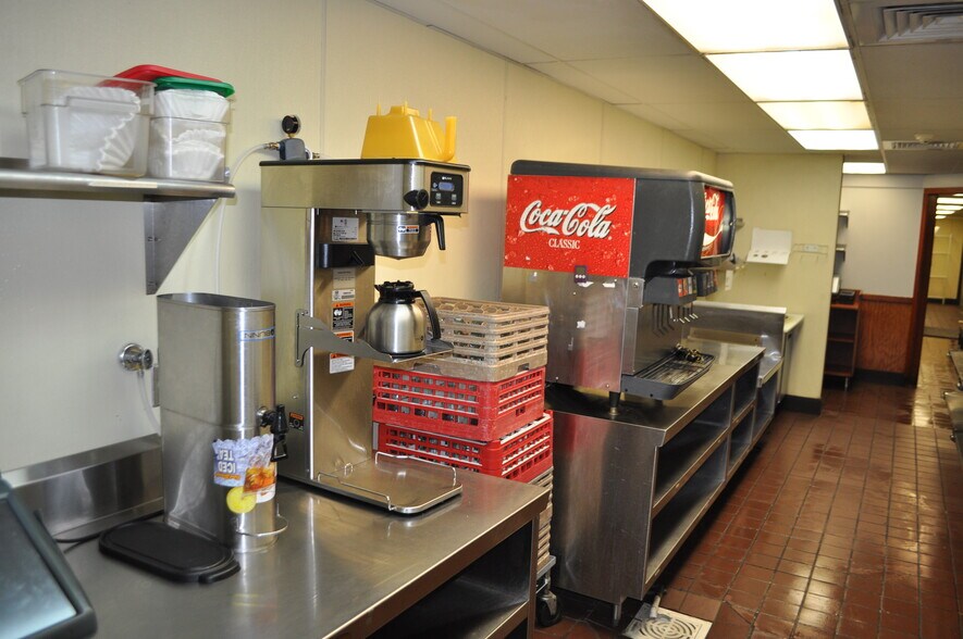 More Photos Of 7340 Fairlane Village Mall, Pottsville Freestanding For Sale