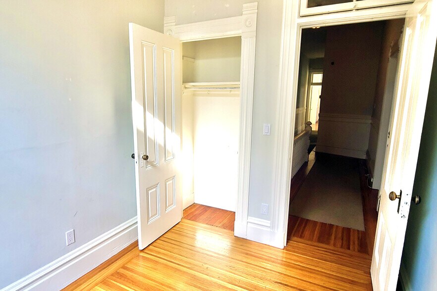 More Photos Of 113-115 Bartlett St, San Francisco Apartments For Sale