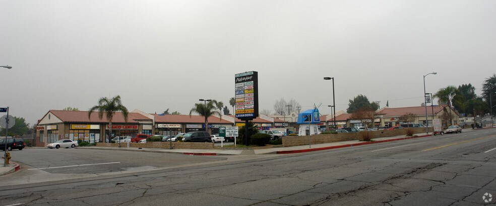 More Photos Of 12737 Glenoaks Blvd, Sylmar Storefront For Lease