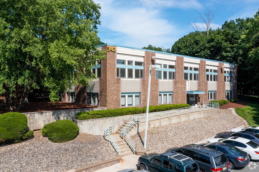 More Photos Of 342 Hamburg Tpke, Wayne Medical For Sale