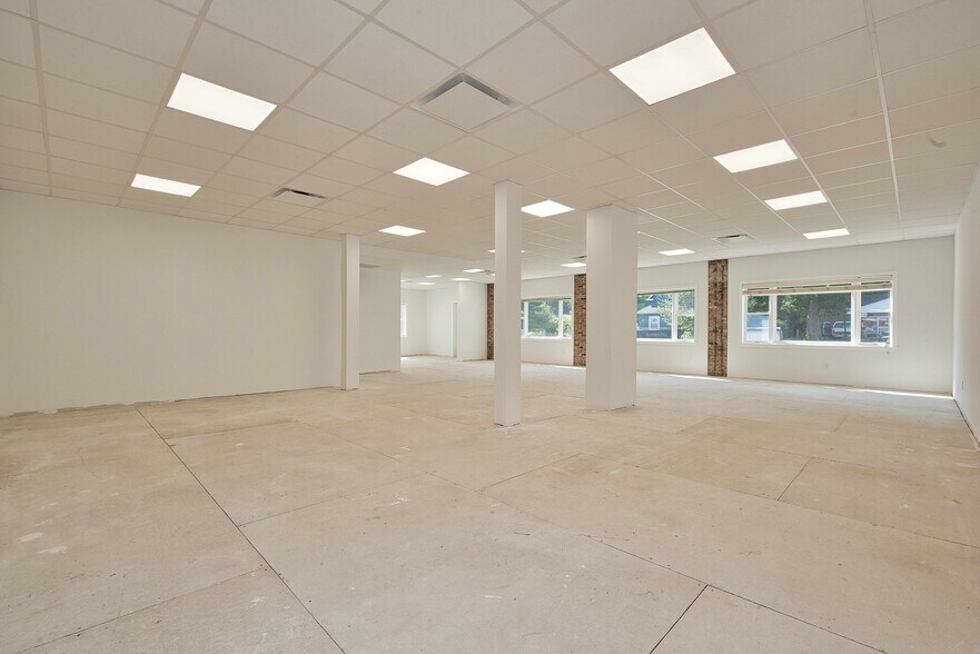 More Photos Of 121 Pulaski Rd, Kings Park Office For Sale
