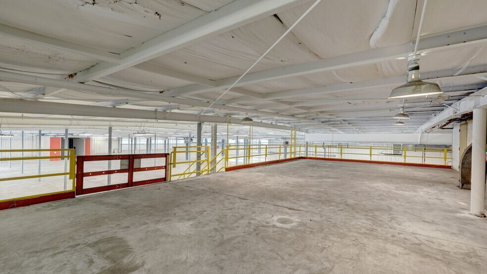 More Photos Of 403 W Admiral Doyle Dr, New Iberia Distribution For Lease