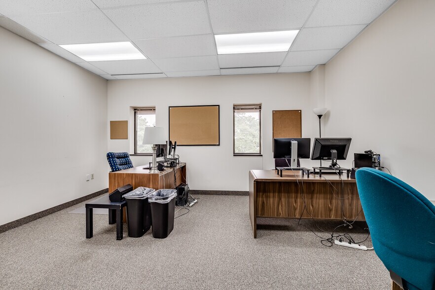 More Photos Of 4555 Erin Dr, Eagan Office For Lease