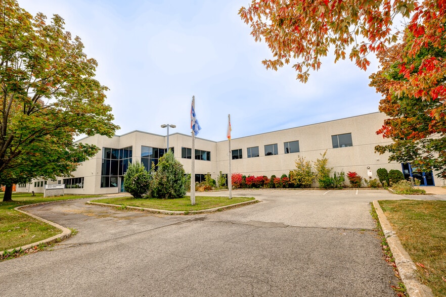 More Photos Of 330 Av Avro, Pointe-claire Warehouse For Sale