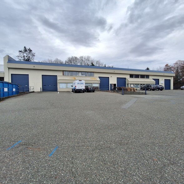 Primary Photo Of 690 Comox Rd, Nanaimo Warehouse For Lease