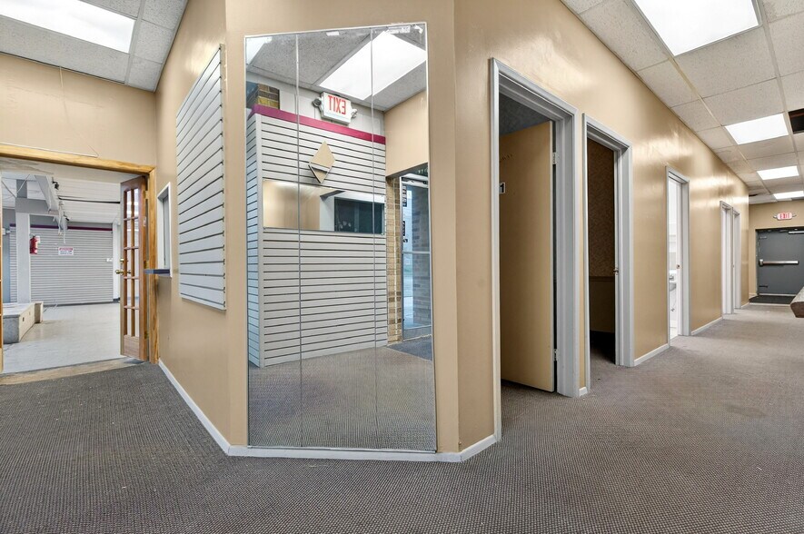 More Photos Of 4127-4141 Mayfield Rd, South Euclid Office For Sale