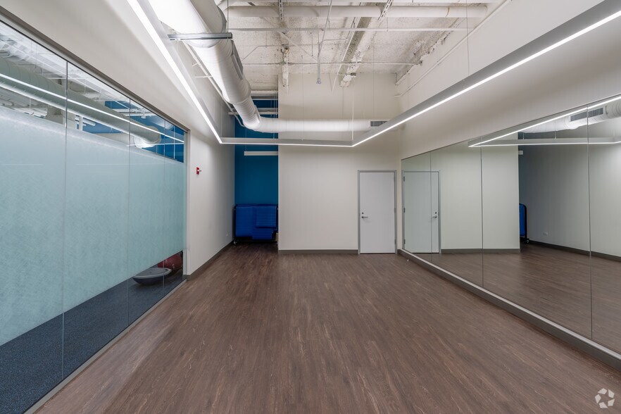 More Photos Of 8550 W Bryn Mawr Ave, Chicago Office For Lease