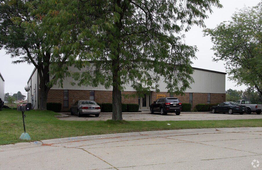 More Photos Of 80-86 Creasy Ct, Lafayette Warehouse For Lease