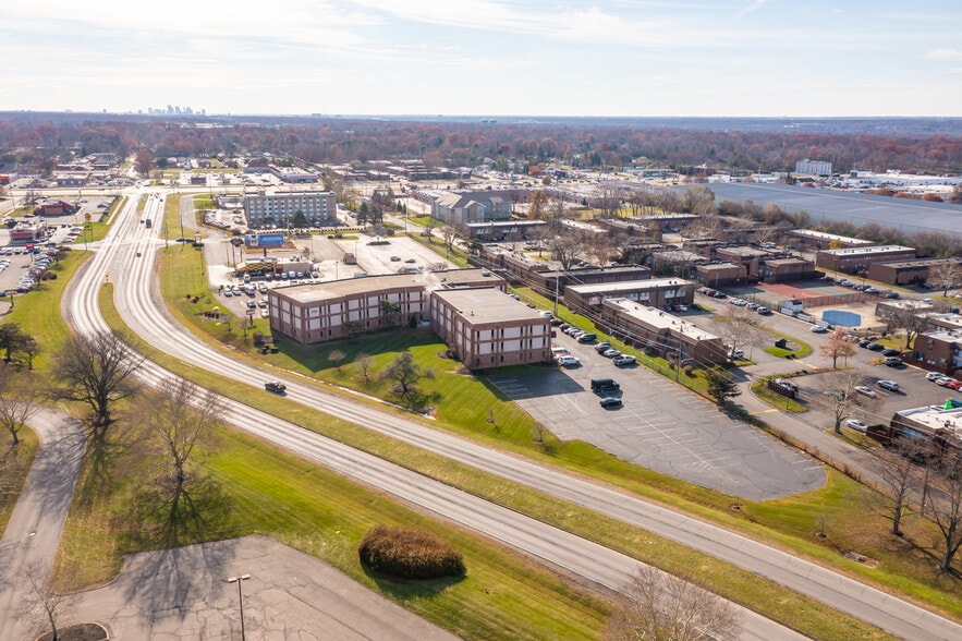 More Photos Of 6161 Busch Blvd, Columbus Office For Lease
