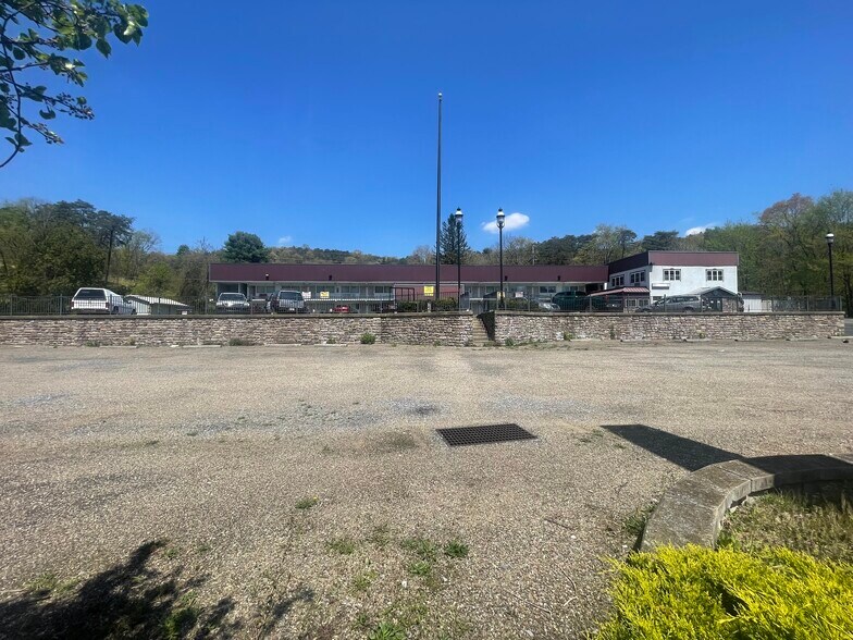 More Photos Of 11979 William Penn Hwy, Huntingdon Hotel For Sale