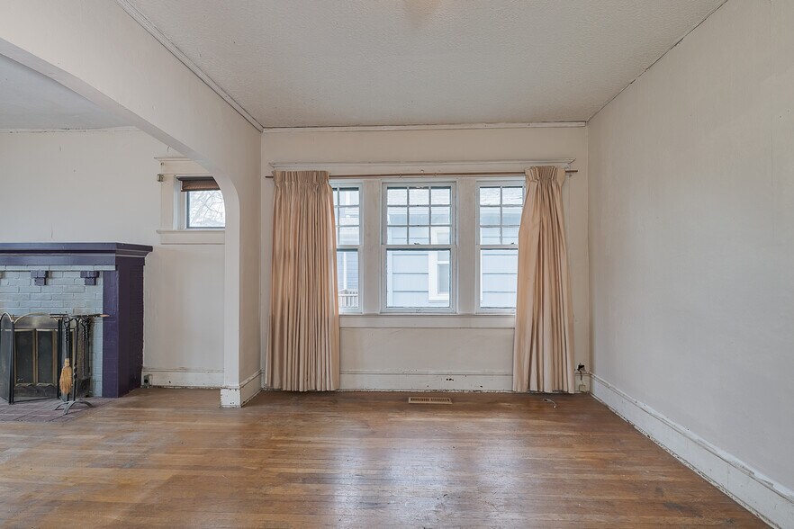 More Photos Of 5417 NE 15th Ave, Portland Specialty For Sale