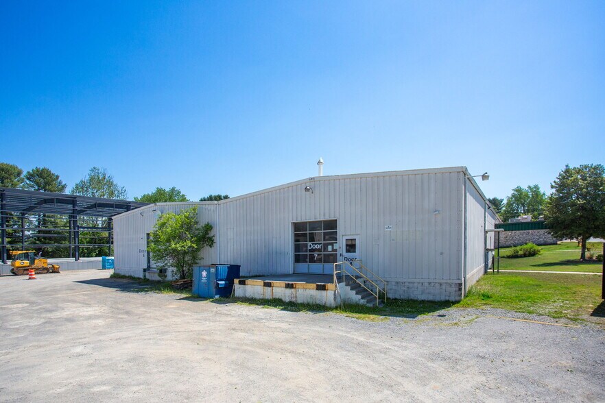 More Photos Of 1401 Hopeman Pkwy, Waynesboro Industrial For Lease