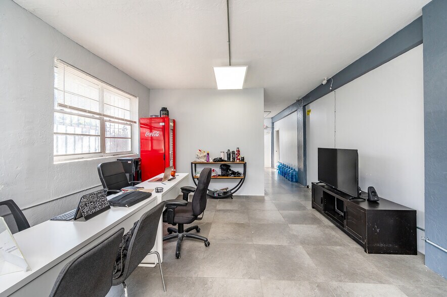 More Photos Of 660-680 NW 71st St, Miami Warehouse For Sale