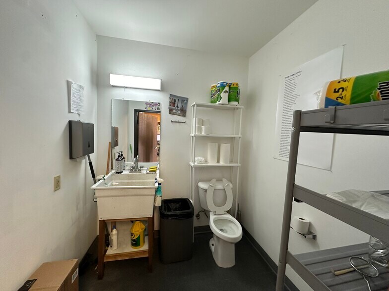 More Photos Of 400 Cypress Ave, Los Angeles Warehouse For Lease