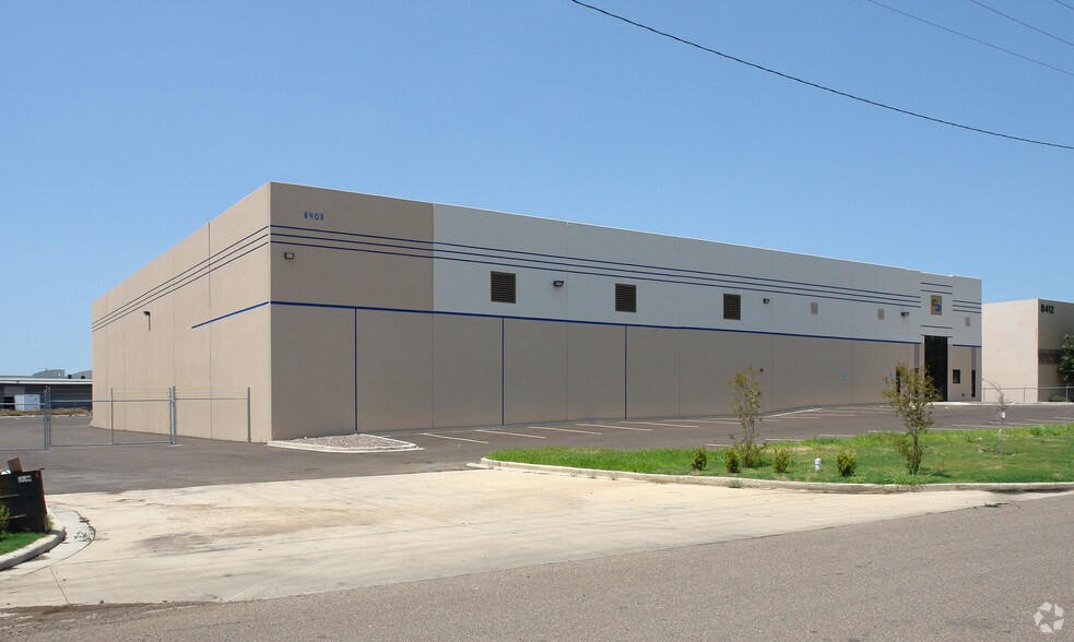 Primary Photo Of 8408 Amparan Rd, Laredo Warehouse For Lease