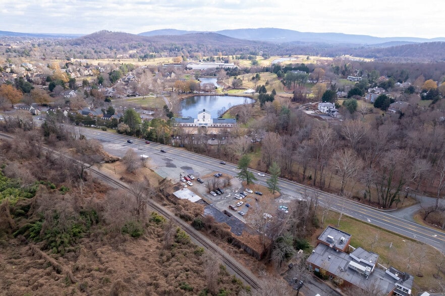 More Photos Of 2845 Ivy Rd, Charlottesville Service For Sale