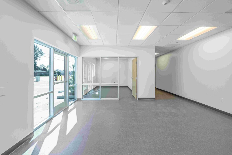 More Photos Of 922-926 S Lyon St, Santa Ana Unknown For Lease